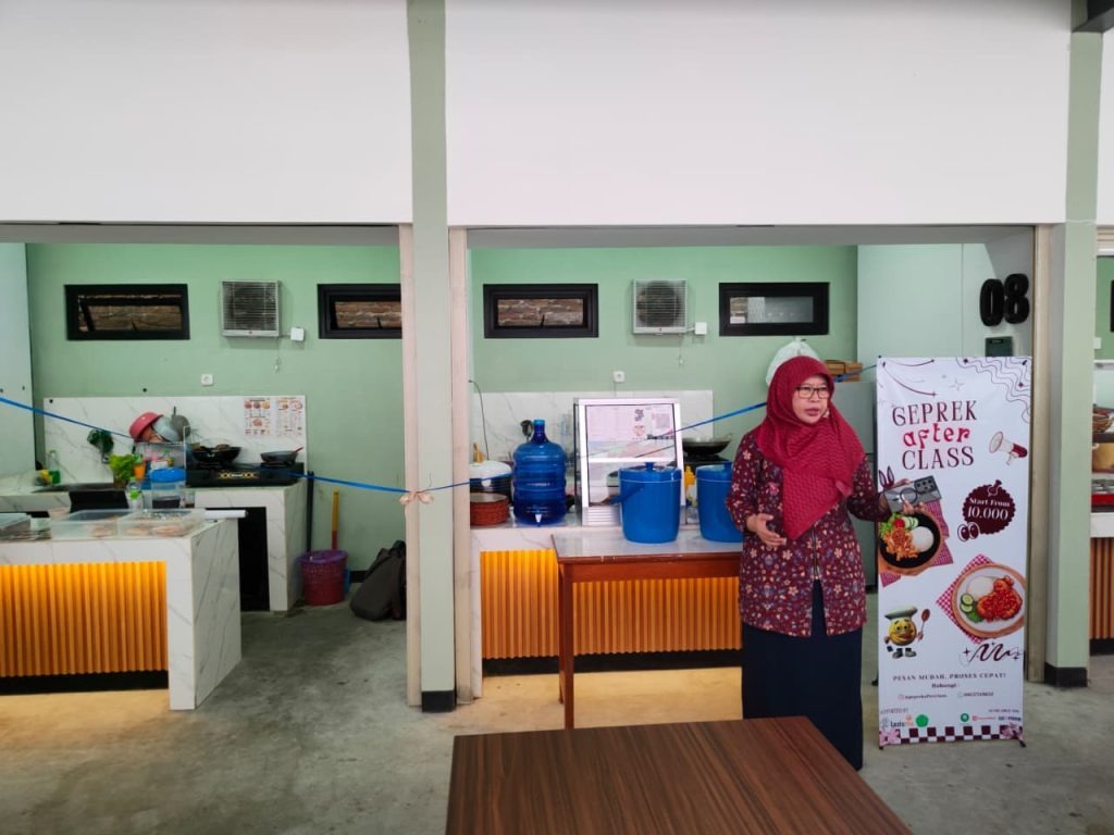 Grand Opening Geprek After Class HIPMI UNISA
